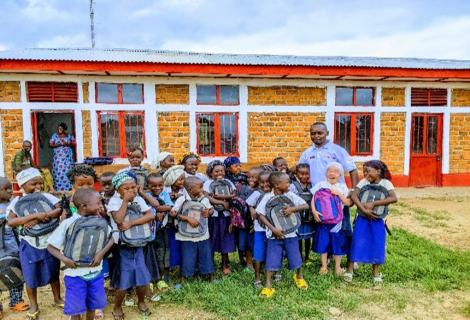 Distribution of school kits to students of EP ABDALAMANGALA in Salamabila