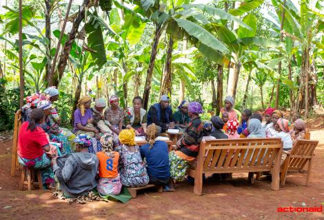 ActionAid RDC team members engaging with farmers and community members during a Community Scorecard meeting for the participatory evaluation of the GAFSP-supported project in Walungu, South Kivu, DRC.